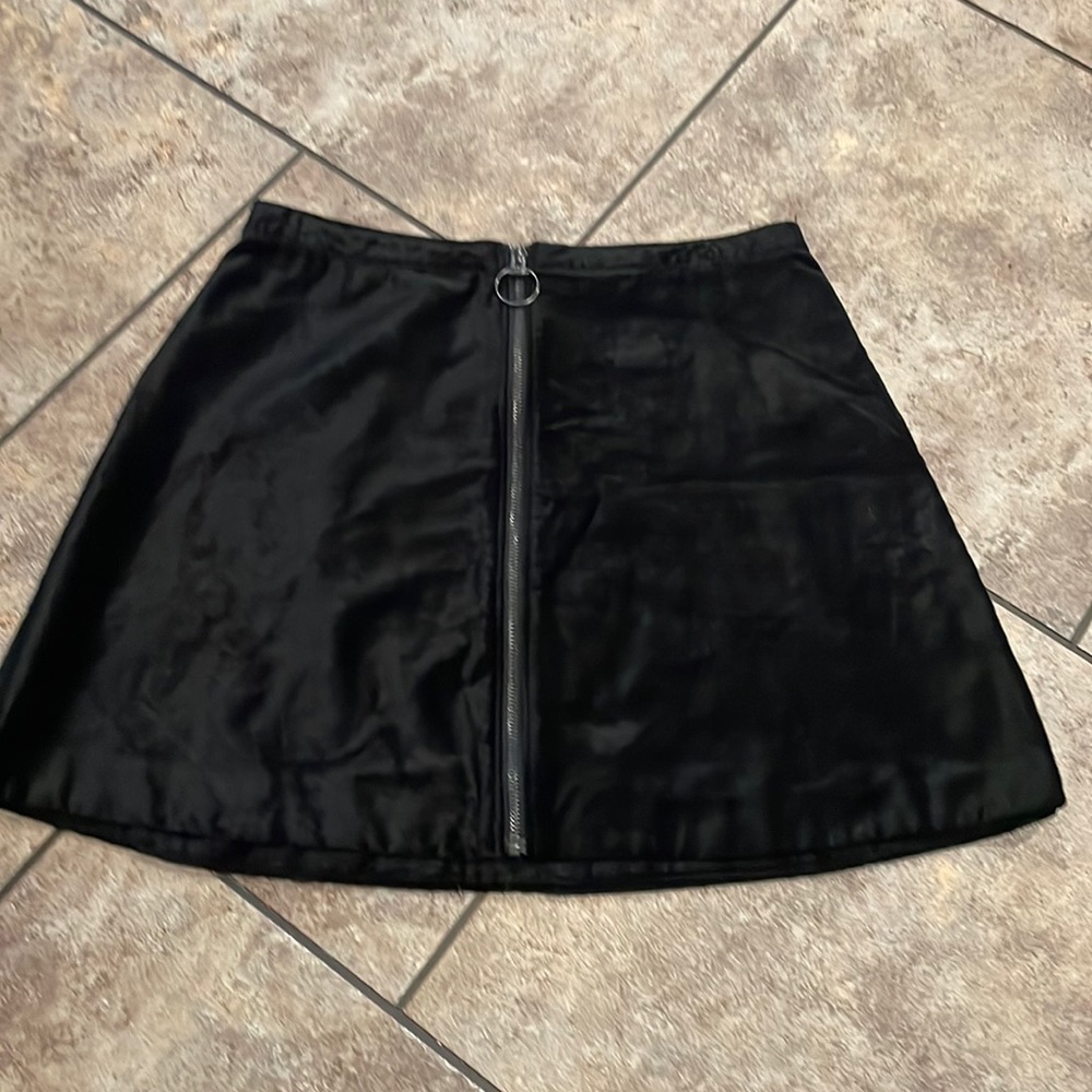 Free people faux suede  black skirt size 10